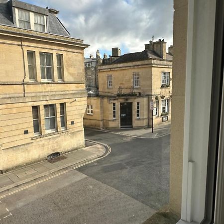Contemporary Pied A Terre In The Heart Of Bath Apartment Exterior photo
