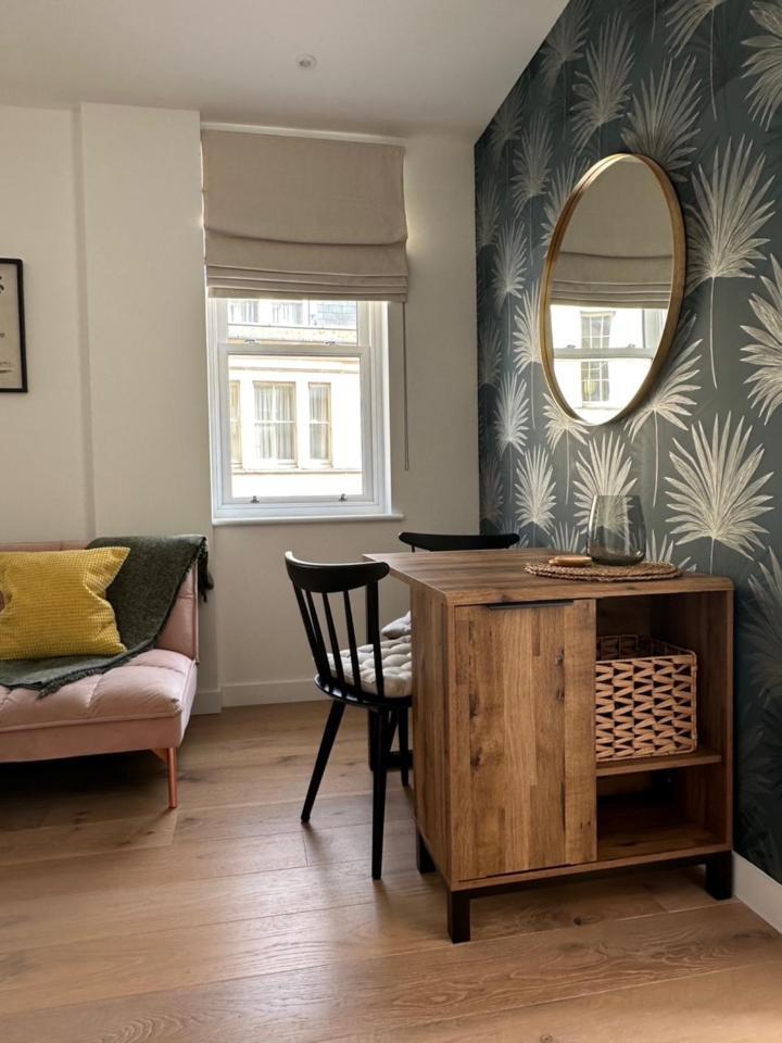 Contemporary Pied A Terre In The Heart Of Bath Apartment Exterior photo